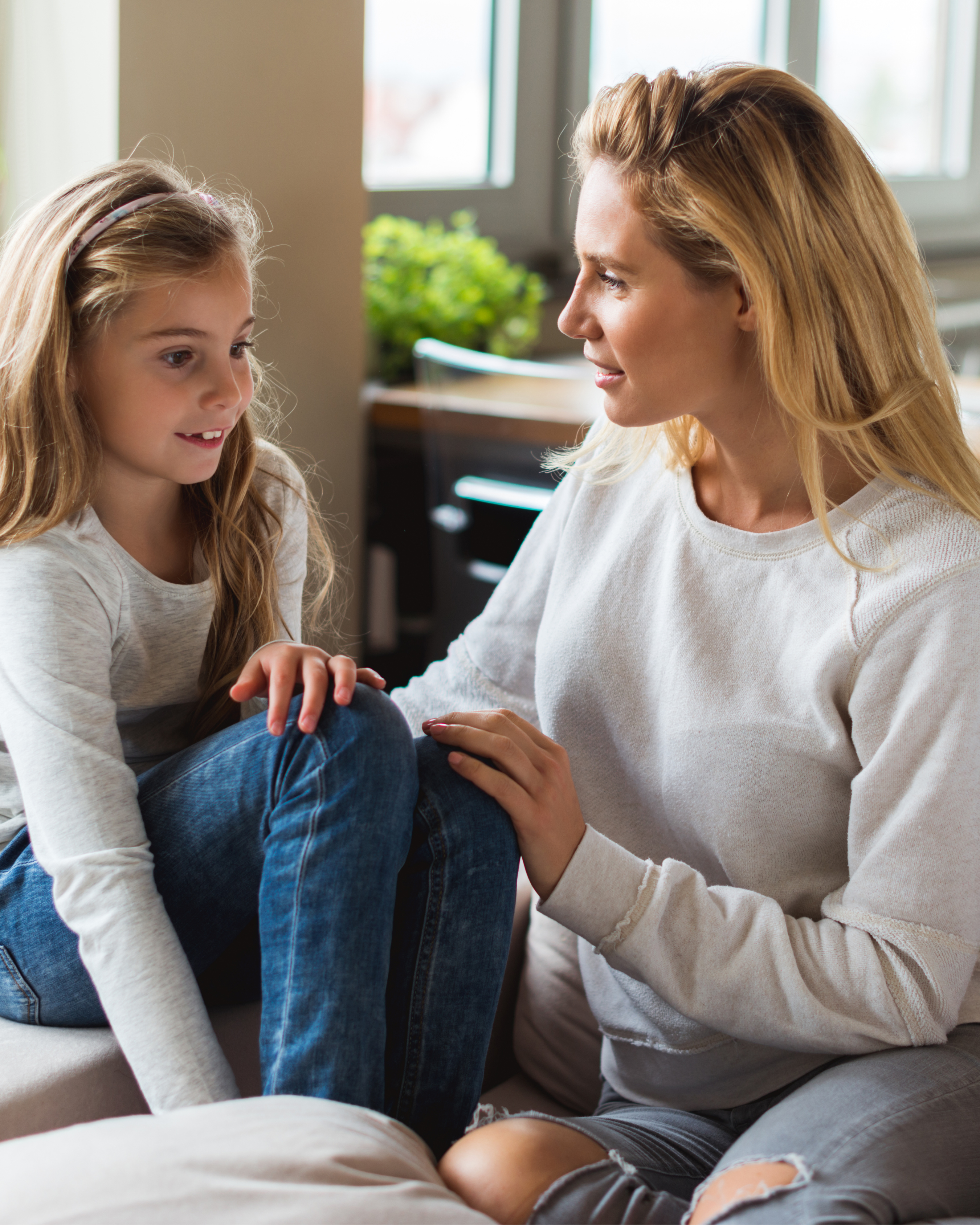 A First Period Guide for Mothers and Daughters (English)